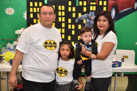 20112019 DIVERTIDA BATIFIESTA.  El pequeño Mateo cumplió un año de vida, lo acompañaron en su celebración Heriberto, María y Sandra.