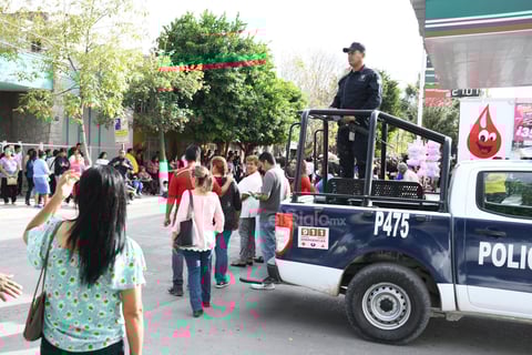 Desfilan en Lerdo por Día de la Revolución Mexicana