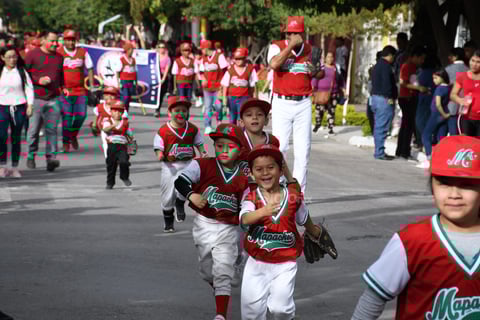 Desfilan en Lerdo por Día de la Revolución Mexicana
