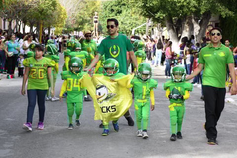 Desfilan en Lerdo por Día de la Revolución Mexicana