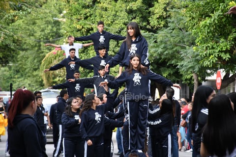 Desfilan en Lerdo por Día de la Revolución Mexicana
