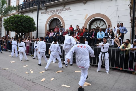 Desfilan en Lerdo por Día de la Revolución Mexicana