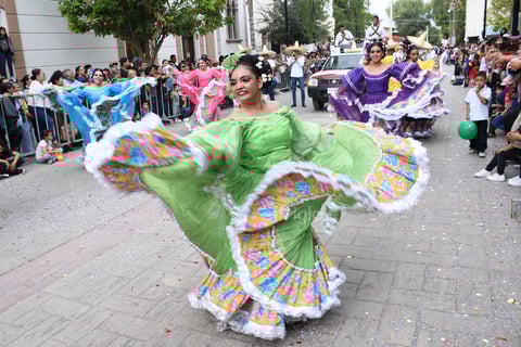 Desfilan en Lerdo por Día de la Revolución Mexicana