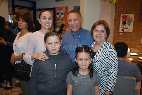 21112019 EXPO PICTóRICA.  Georgina, Héctor, Cokis, Mariano y Natalia.