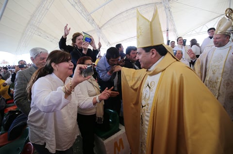 Monseñor Faustino Armendáriz tomó posesión como X Arzobispo de la Arquidiócesis de Durango, mediante una misa que se celebró en la Velaria de las instalaciones de la Feria.