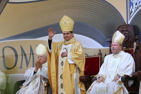 En entrevista previa a la eucaristía, Armendáriz Jiménez destacó la confianza que el Papa Francisco depositó en él, al encomendarle la tarea de pastorear esta Arquidiócesis que comprende 23 municipios del estado de Durango y ocho de Zacatecas.