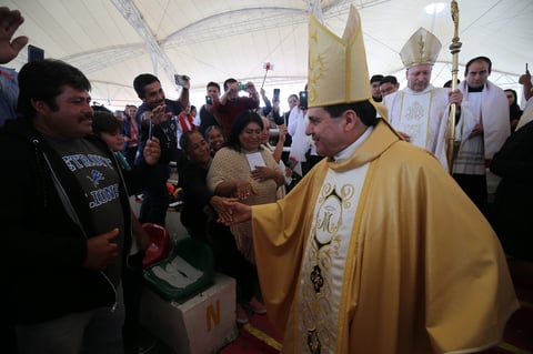 También se hizo presente José Antonio Fernández Hurtado, quien anteriormente fue Arzobispo de Durango y que hoy funge como Arzobispo en Tlalnepantla.
