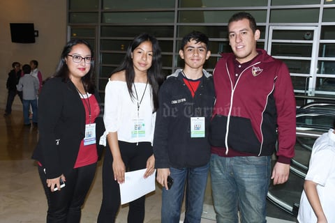 22112019 PARTICIPAN EN CONCURSO ESCOLAR.  Nayeli, Mariam, Fabián y Francisco.
