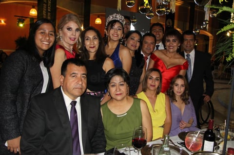 Colegio Americano de Durango corona a sus nuevos reyes