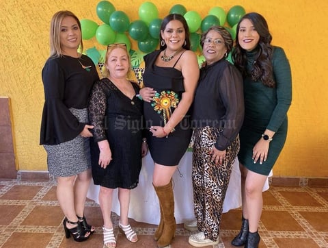 23112019 SE LLAMARá EMILIANO.  Andrea Monreal Portillo, disfrutó del Baby Shower que fue ofrecido en su honor el 16 de noviembre.
