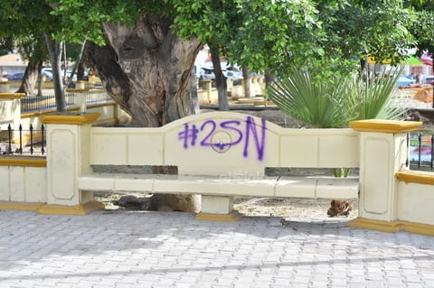 Así amanecieron las bancas.