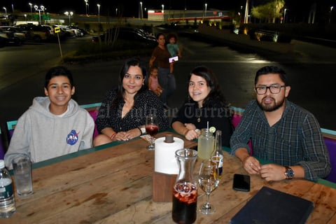 28112019 Santiago, Karla, Carolina y Daniel.