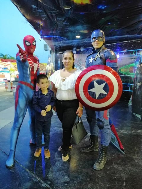 28112019 Alejandra de paseo con su hijo Paquito.