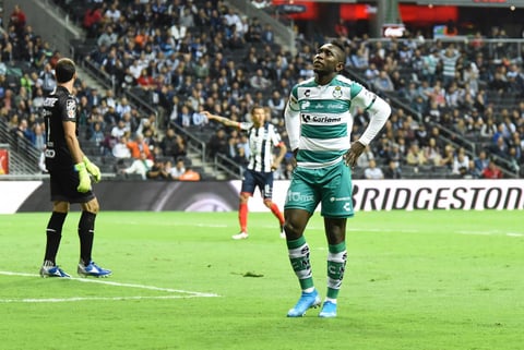 SANTOS VS MONTERREY 


 Cuartos de final entre Santos Laguna y Rayados de Monterrey Santos 2. Monterrey 5 segundo tiempo Apertura 2019 Guillermo Almada DT de Santos