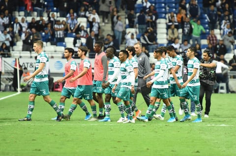 SANTOS VS MONTERREY 


 Cuartos de final entre Santos Laguna y Rayados de Monterrey Santos 2. Monterrey 5 segundo tiempo Apertura 2019