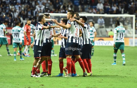SANTOS VS MONTERREY 


 Cuartos de final entre Santos Laguna y Rayados de Monterrey Santos 2. Monterrey 5 segundo tiempo Apertura 2019