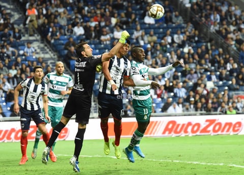 SANTOS VS MONTERREY 


 Cuartos de final entre Santos Laguna y Rayados de Monterrey Santos 2. Monterrey 4 segundo tiempo Apertura 2019