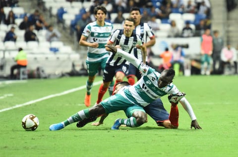 SANTOS VS MONTERREY 


 Cuartos de final entre Santos Laguna y Rayados de Monterrey Santos 2. Monterrey 4 segundo tiempo Apertura 2019