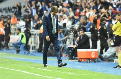 SANTOS VS MONTERREY 


 Cuartos de final entre Santos Laguna y Rayados de Monterrey Santos 1 Monterrey 3 primer tiempo Apertura 2019