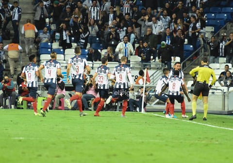 SANTOS VS MONTERREY 


 Cuartos de final entre Santos Laguna y Rayados de Monterrey Santos 1 Monterrey 3 primer tiempo Apertura 2019