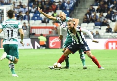 SANTOS VS MONTERREY 


 Cuartos de final entre Santos Laguna y Rayados de Monterrey Santos 0 Monterrey 3 primer tiempo Apertura 2019