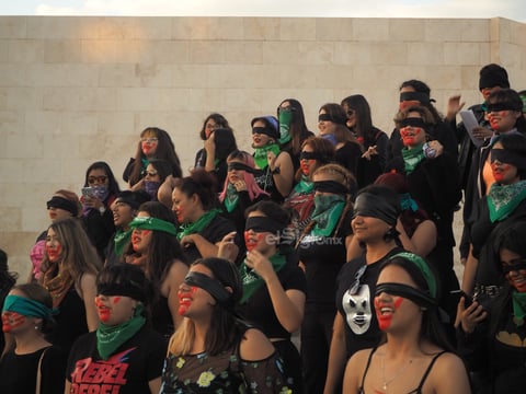 Ese canto de protesta se viralizó en redes sociales e inmediatamente empezó a ser replicado en todo el mundo, en ciudades como París, Berlín, Madrid, Ciudad de México, entre otras como Torreón.