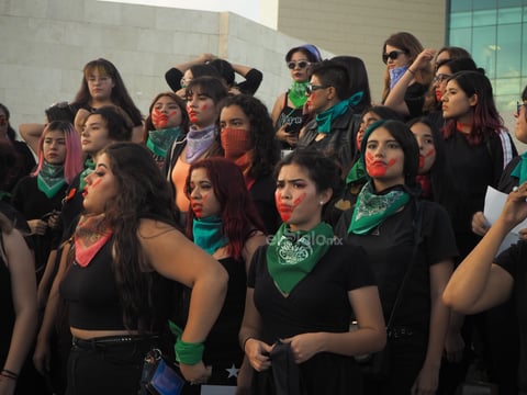 Asimismo, abordando las últimas manifestaciones, Elizabeth Pulido refirió que 'Aborto Legal Laguna no es responsable de lo que haya pasado la última semana', esto dado que han estado haciendo 'manifestaciones pacíficas, tal y como lo seguiremos haciendo'.