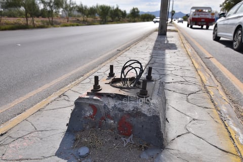 Falta de visibilidad. La falta de luminarias sobre las distintas vialidades representa un riesgo para los automovilistas debido a la falta de luz en su recorrido. Es peligroso debido a la gran cantidad de vehículos que circulan a lo largo del día.