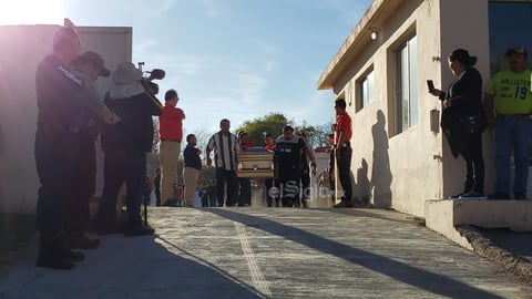 Todos ellos respondieron presente en su nombre, al hacer el pase de lista durante su sepelio y antes de depositar sus restos en el panteón municipal.