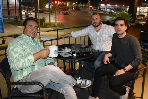 02122019 Cara, Christian y Fede.