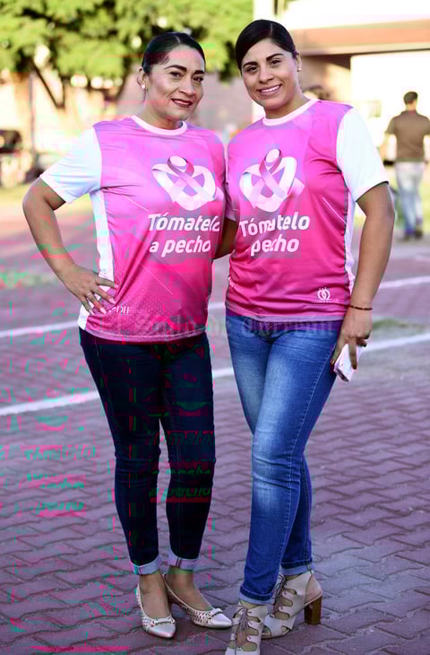 04122019 PARTICIPAN EN CARRERA.  Gabriela y Thalía.