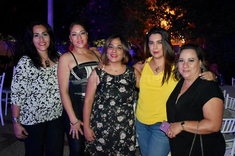 04122019 UN CUMPLE MUY RELAJADO.  Ana Camila Martínez disfrutó de la compañía de todas sus amigas el día de su fiesta de cumpleaños.