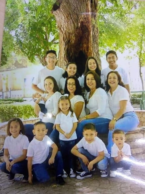 01122019 POSAN PARA LA CáMARA.  Familia Jurado Orozco.