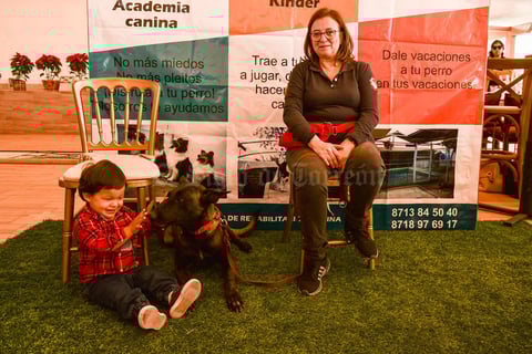 05122019 Luis Arratia, María Elena Estrada y su mascota Mali.