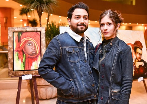 02122019 EN UNA EXPOSICIóN DE PINTURA.  Alejandro Wilson y Andrea Anderson.