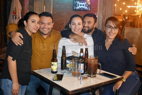 06122019 Ana Cristina, Ricardo, Alondra, Luis y Lizbeth.