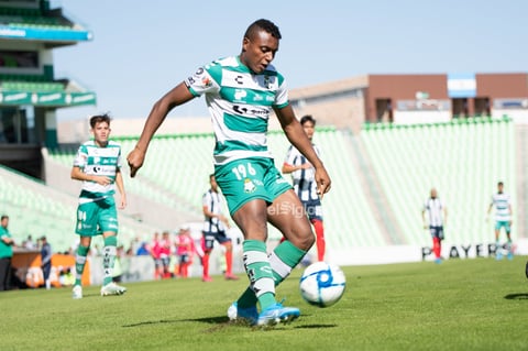 Faver Ramírez


Faver Duvan Ramírez Hurtado #196 Delantero Santos

Santos vs Monterrey

en Estadio Corona - domingo  8 de diciembre de 2019 11:00h

Santos Laguna vs Monterrey

Semifinal sub20, guerreros vencen 2 a 0 a rayados en el Estadio Corona
