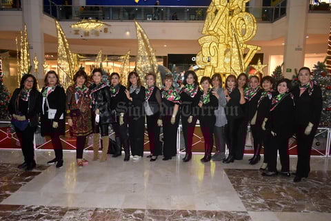 08122019 EXPOSICIóN FLORAL.  Damas jardineras participaron en la expo Nuestro México.