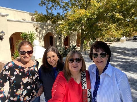 08122019 EN HACIENDA DE PEROTE EN PARRAS.  Minerva Assaff, Paty Villarreal, Lourdes Benavides de Martínez y Yeye Romo Zozaya.