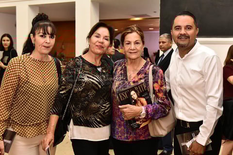 09122019 EN UN EVENTO CULTURAL.  María, Bety, Mine y Roberto.