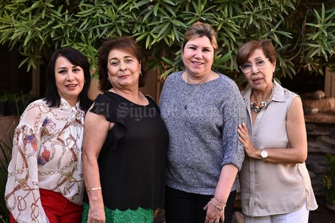 08122019 LA FOTO DEL RECUERDO.  Gris, Meche, Marisol y Lupita.