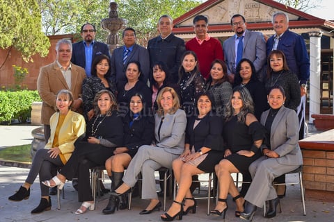 11122019 REUNIóN DE EXALUMNOS.  Una grata tarde disfrutaron los excompañeros de la Facultad de Derecho.