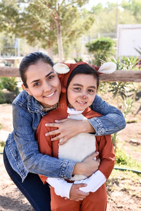 11122019 Marisol Valero y Bernardo Fierro con sus hijas Luciana y Moselle.