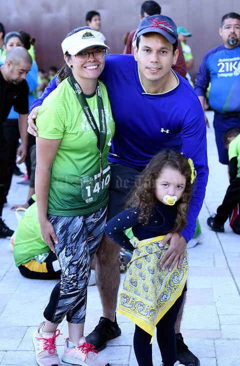 11122019 CORREN EN FAMILIA.  Denisse, Cacho y Mary Ángel.