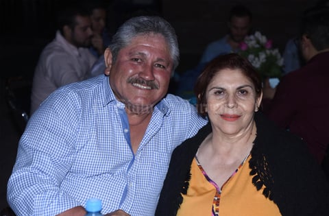 11122019 EN PAREJA.  Pedro y Lupita Lara.