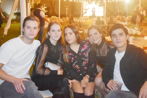 Ricardo, Manuela, Angelica, Regina y Daniel