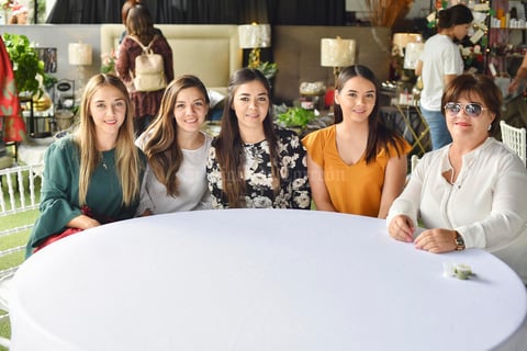 Jaqueline, Karen, Yaressy, Lorena y Paty