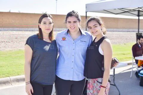 Ely, Isabela y Ana Cecy