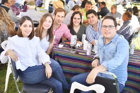 Marifer, Andrea, Kike ,Gene, Berny y Daniel