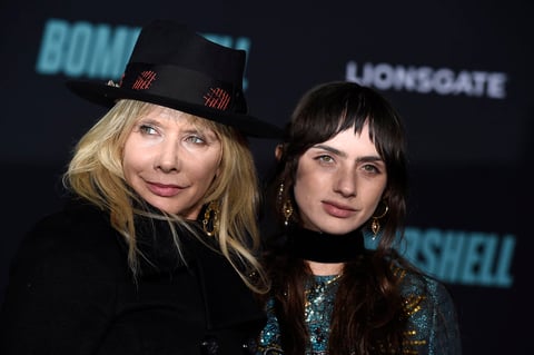 Rosanna Arquette y  Zoe Sidel.